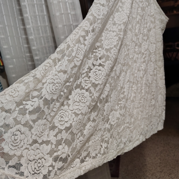 Torrid ivory lace high neck tank size 4 - Picture 12 of 13